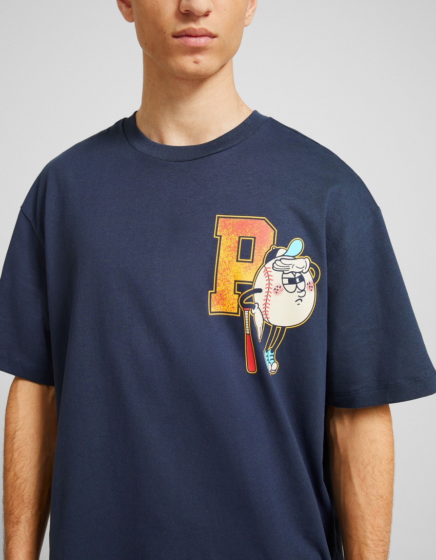 Camiseta de manga curta com estampa e modelagem quadrada