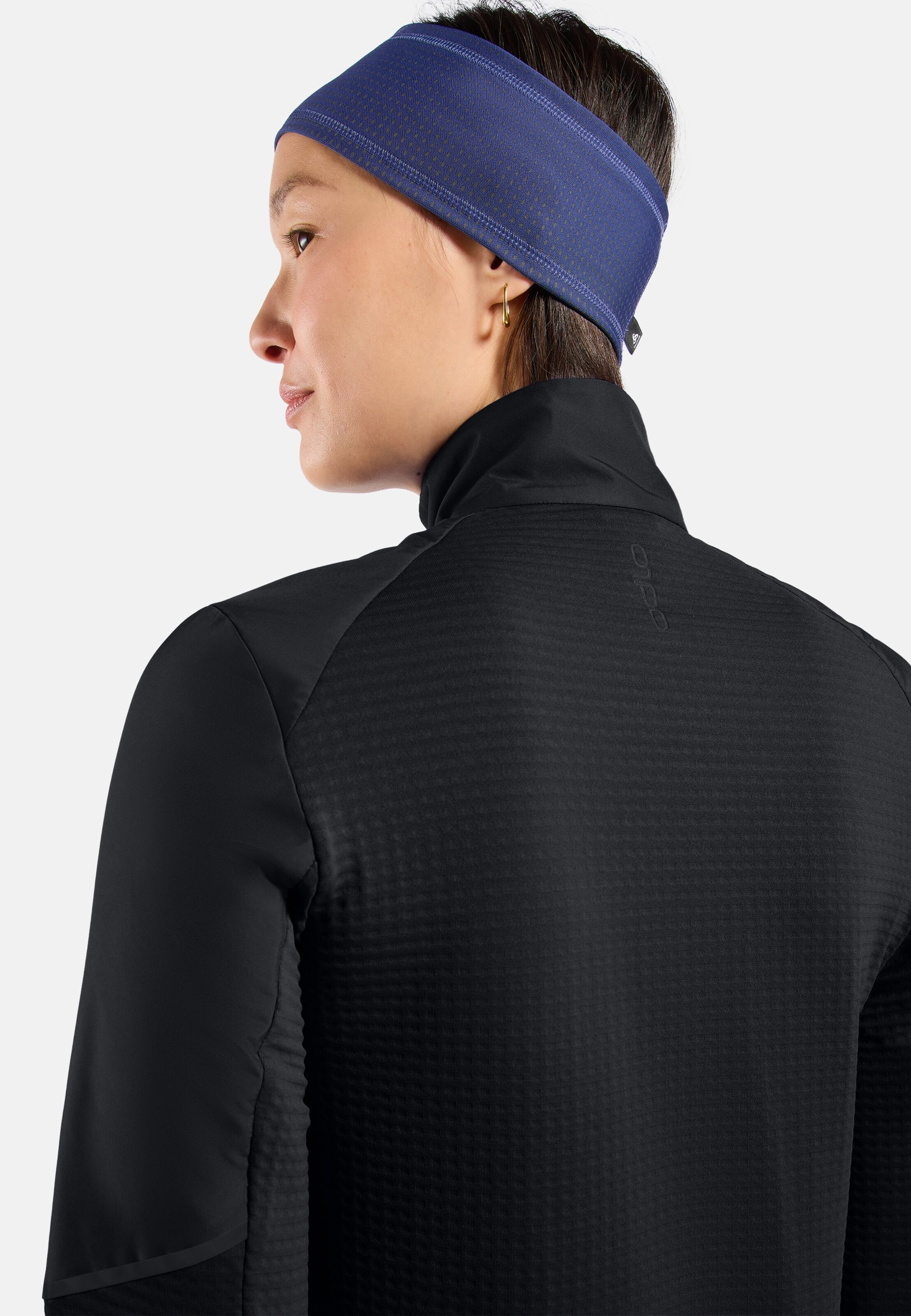 Essentials Insulator Hybrid-Laufjacke in black