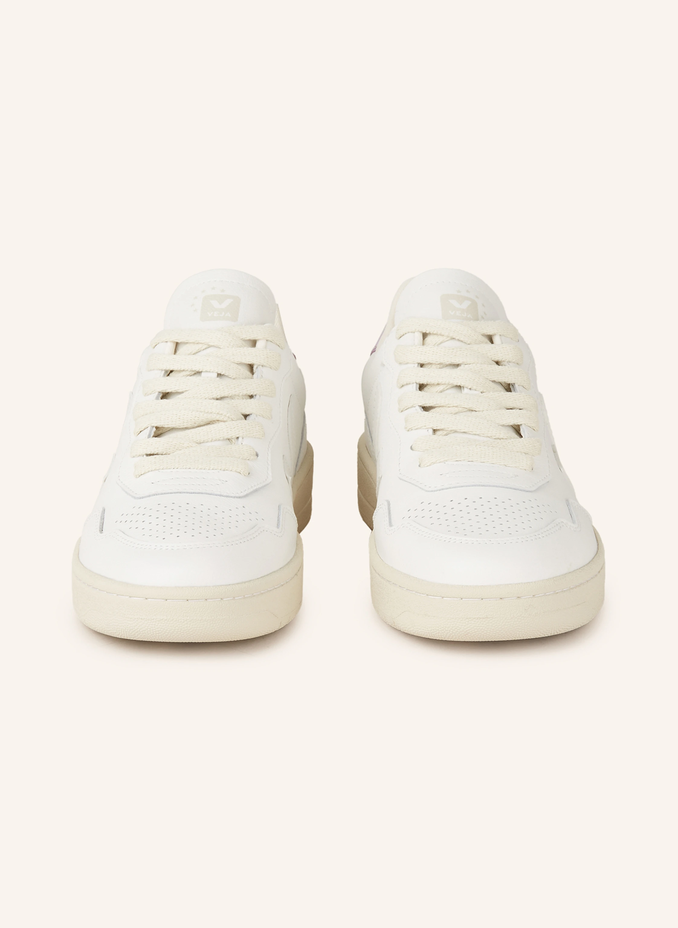 VEJA Sneaker V-90