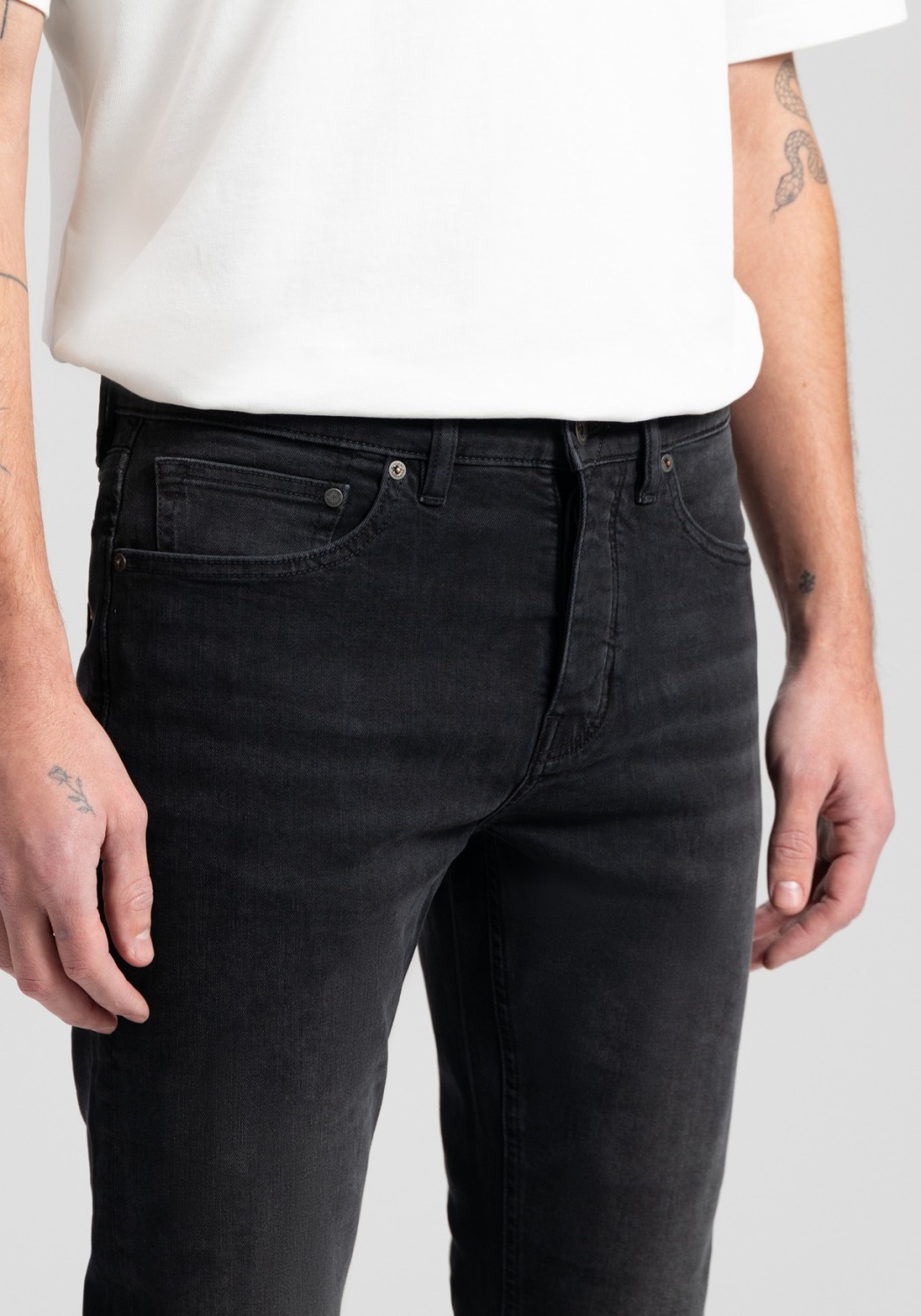 Kuyichi Herren-Jeans Jamie Slim Worn In Black