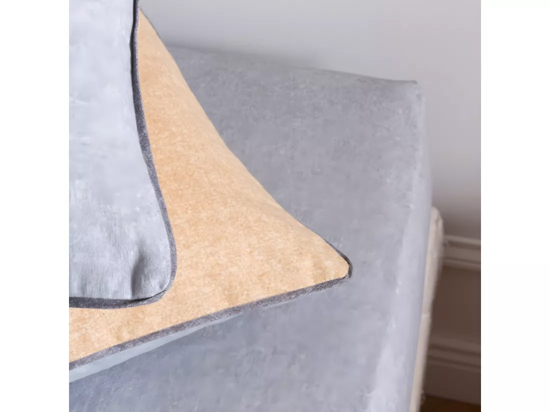 Drap housse en flanelle coton 57 fils uni gris 160x200cm