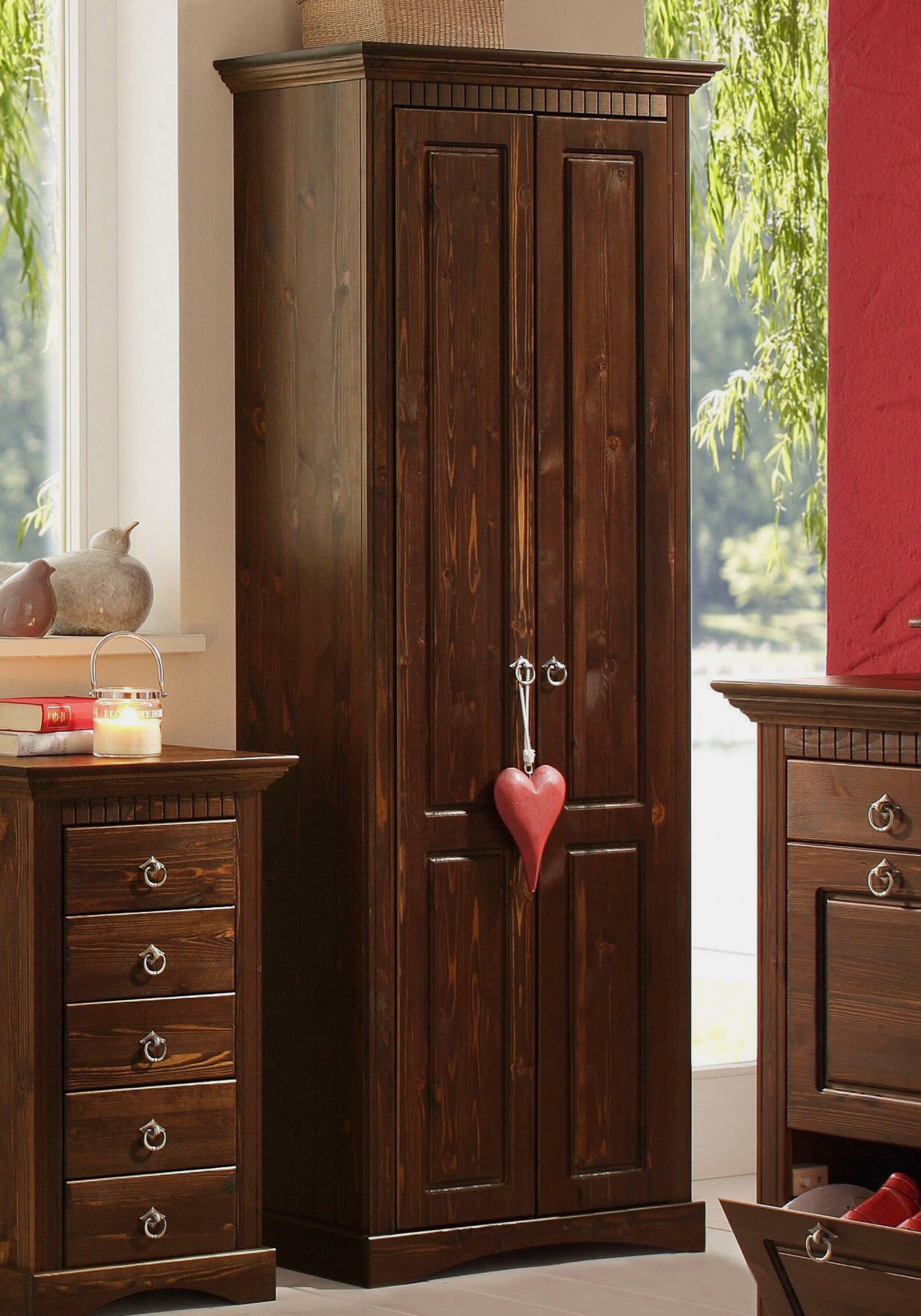Garderobenschrank