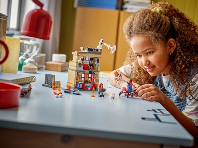 LEGO Het appartement van Peter Parker (76317)