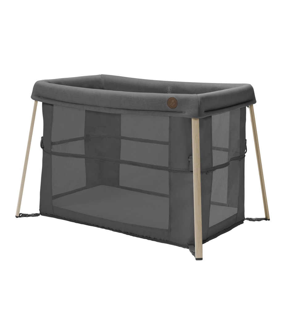 Iris Reisebett 0 - 3 Y   0 - 15 kg    Kompakt und leicht |    Besonders bequeme Matratze |    Zwei Schlafebenen |    100% recycelte Eco Care Stoffe |