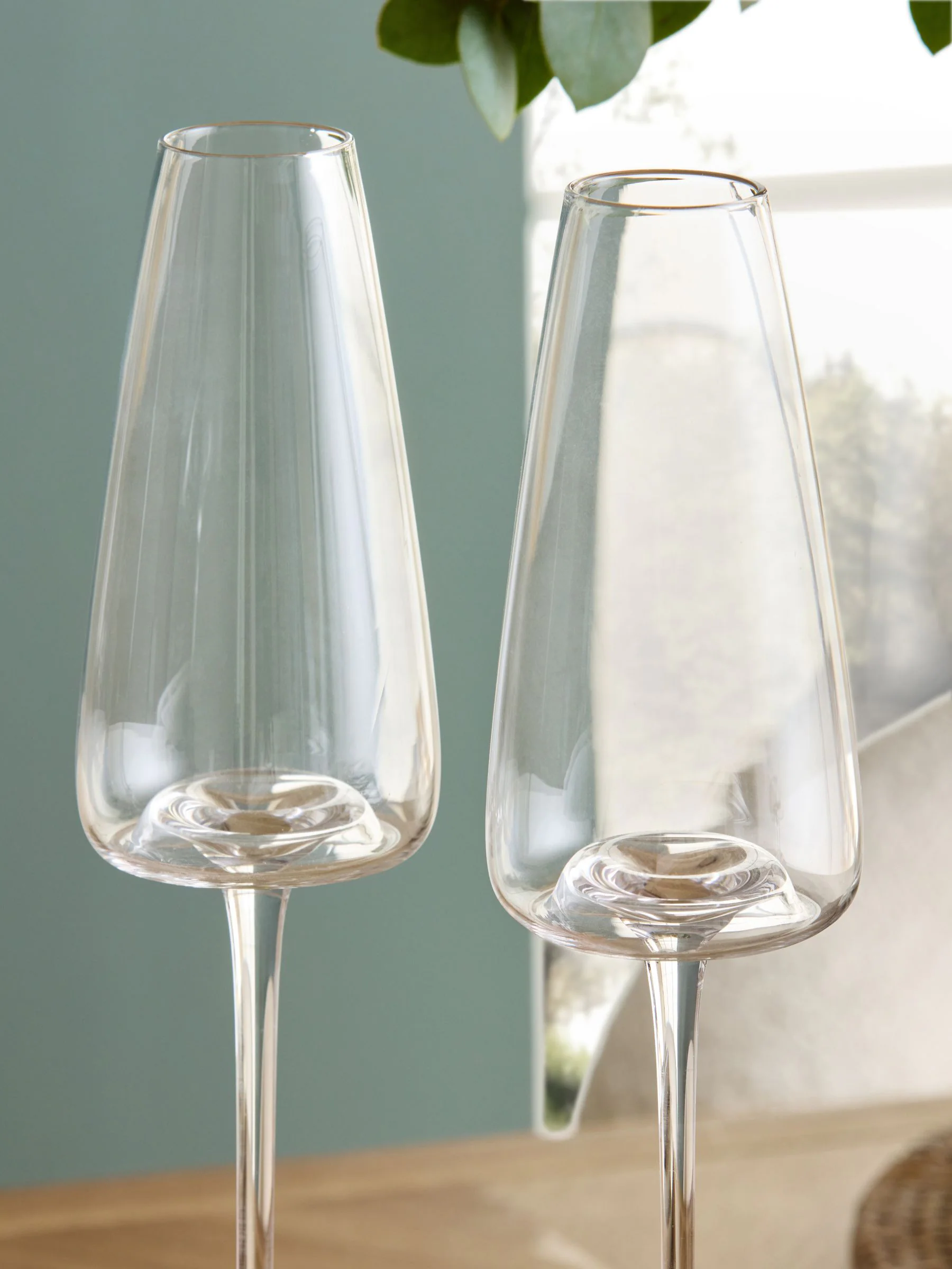 Set van 4 taps toelopende champagneglazen