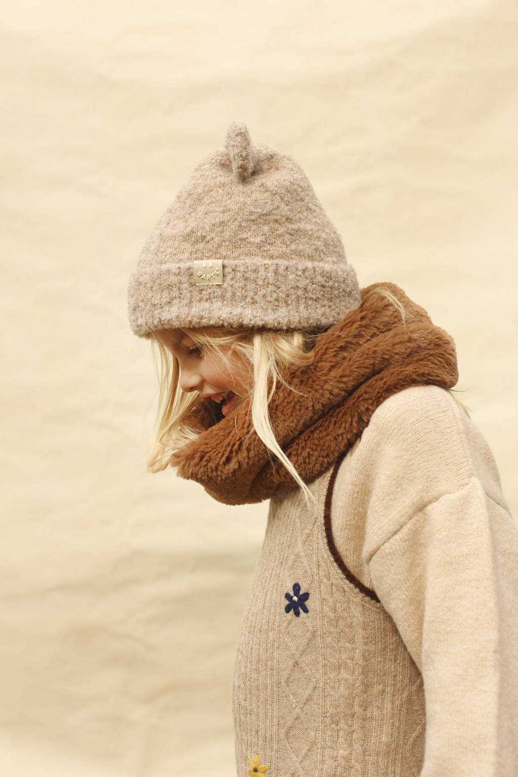 muts beige met oren