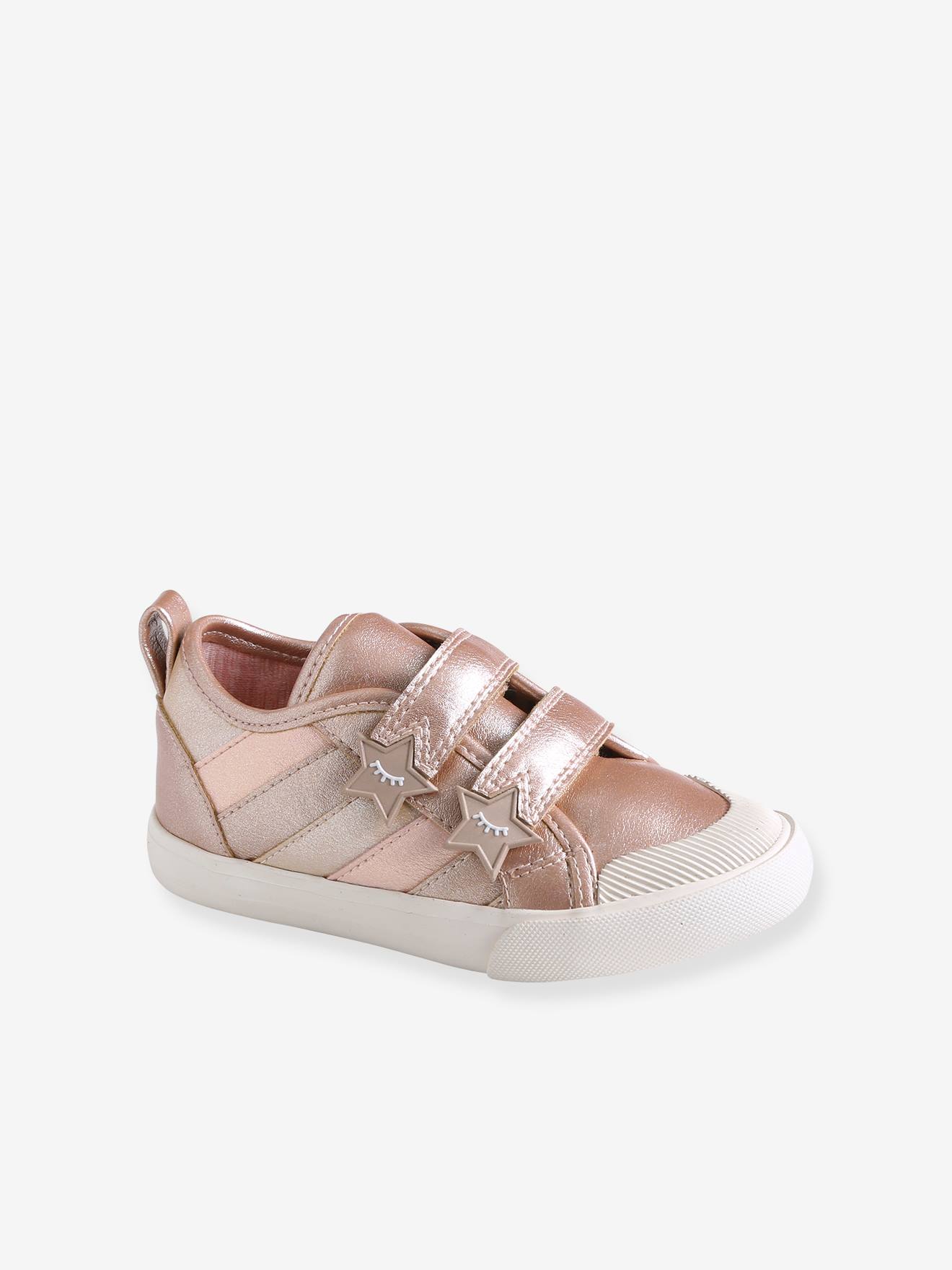 Tênis infantil feminino com fecho de velcro, ideal para pessoas com necessidades especiais que precisam de independência, rosa metálico claro.