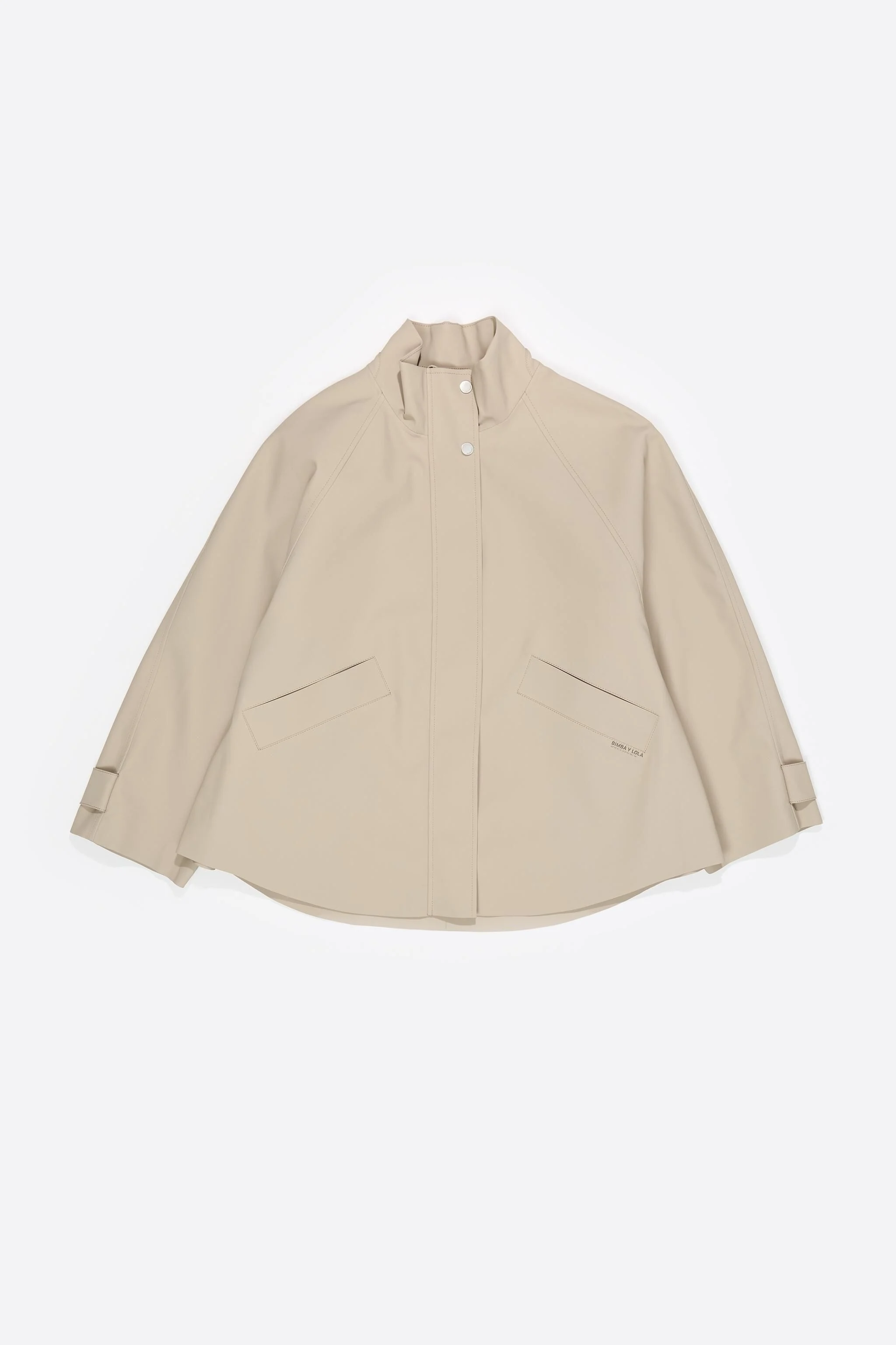 Trench coat curto de gola alta emborrachado cor camelo