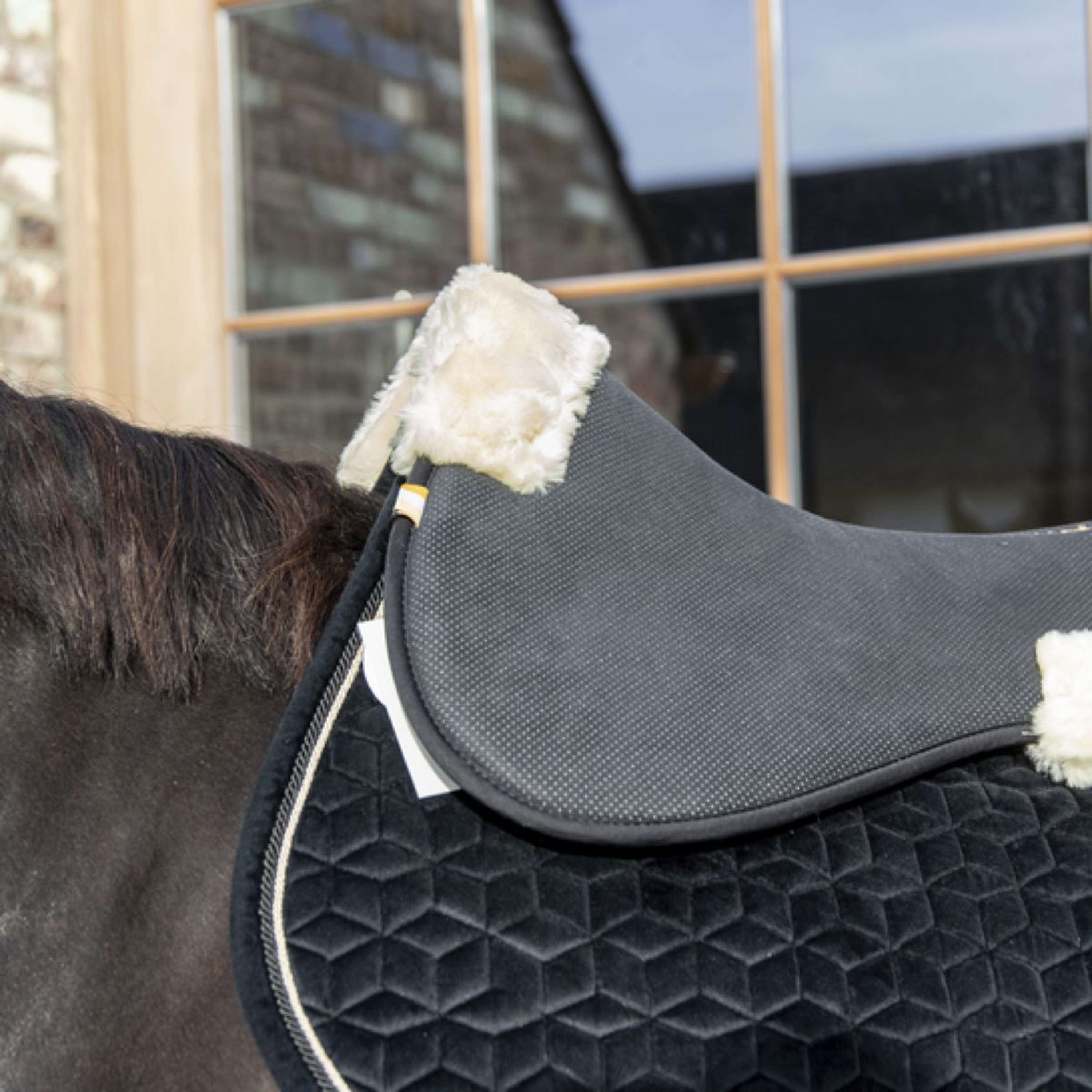 Kentucky Zadelonderlegger Halfpad Anatomic Absorb Sheepskin Black/Natu