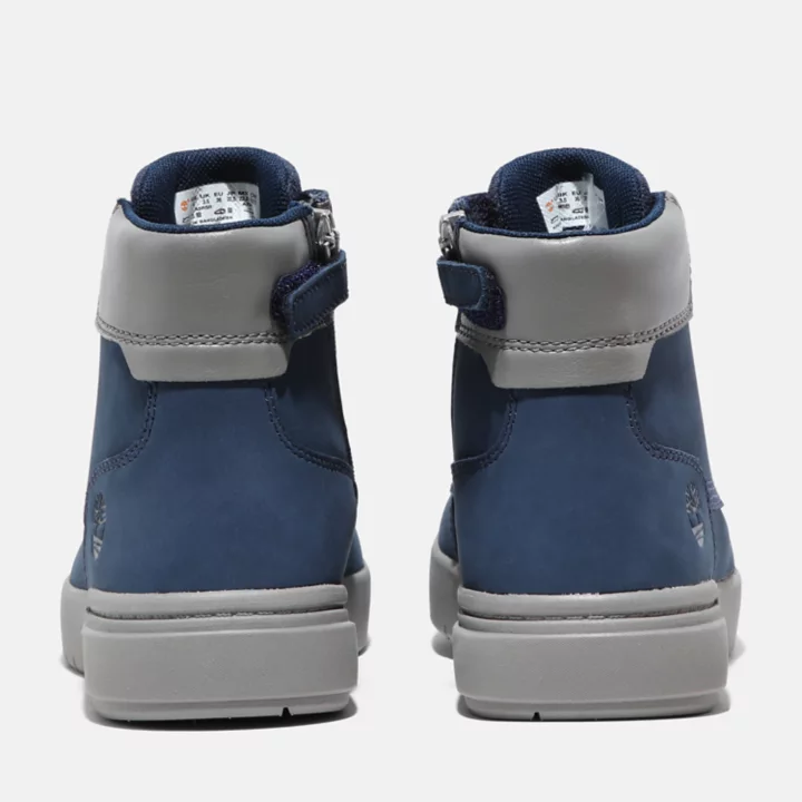 Bota infantil Seneca Bay de 15 cm com zíper lateral na cor azul marinho.