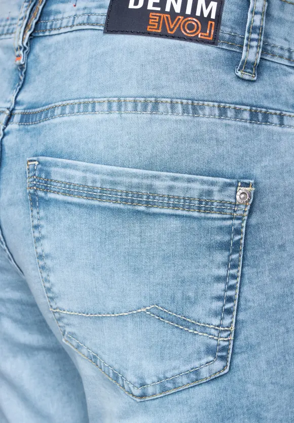 Loose Fit Jeans in 7/8 - mid blue washed