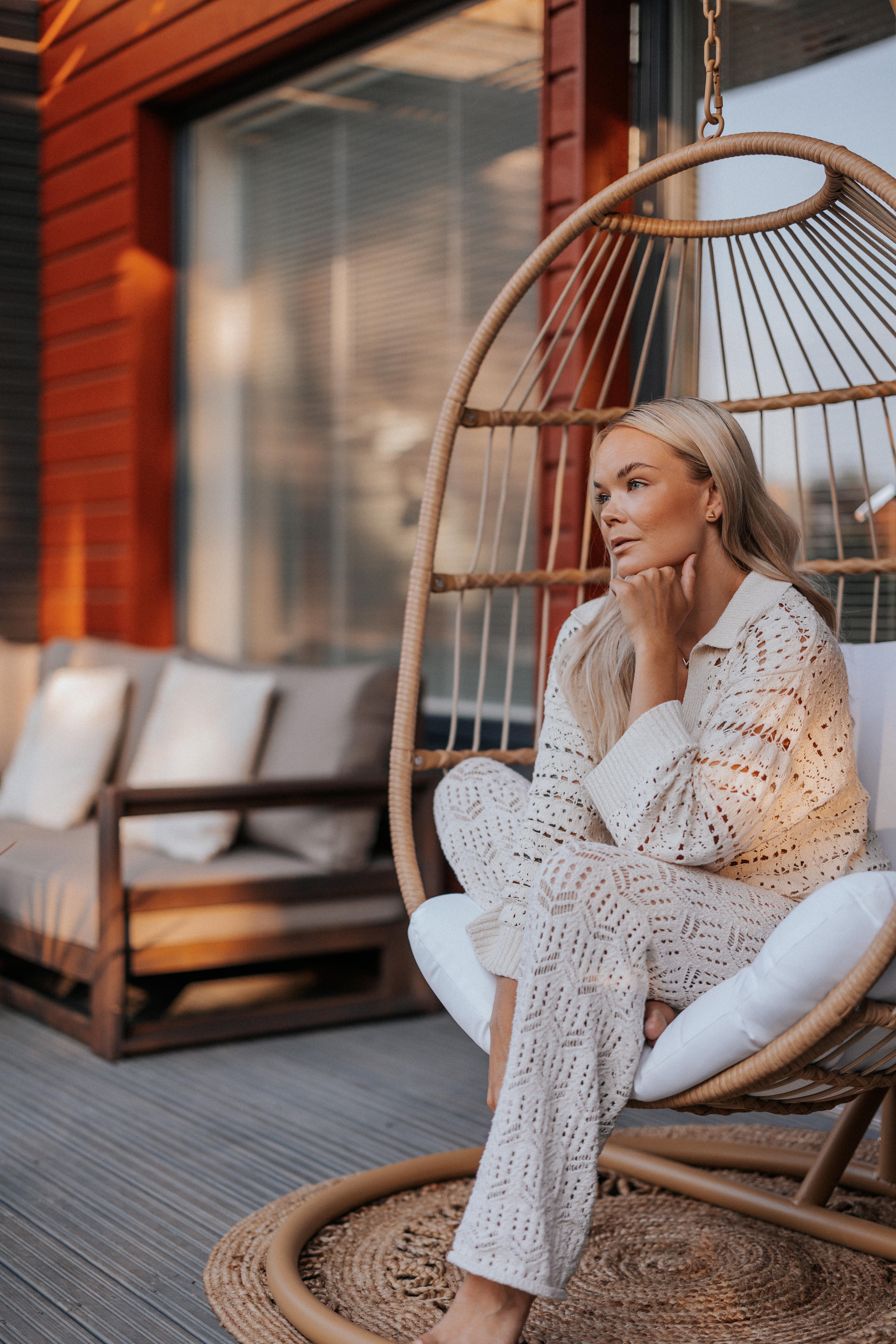 Hangstoel met standaard ALBA PE rotan Natuurlijk