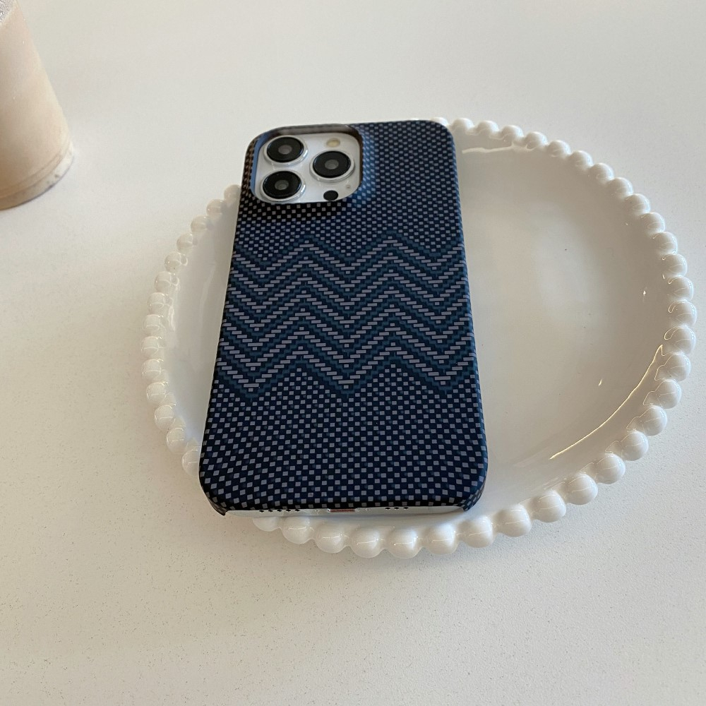 iPhone 14 Pro Hardcase Hülle im Carbon Look - Black Wave