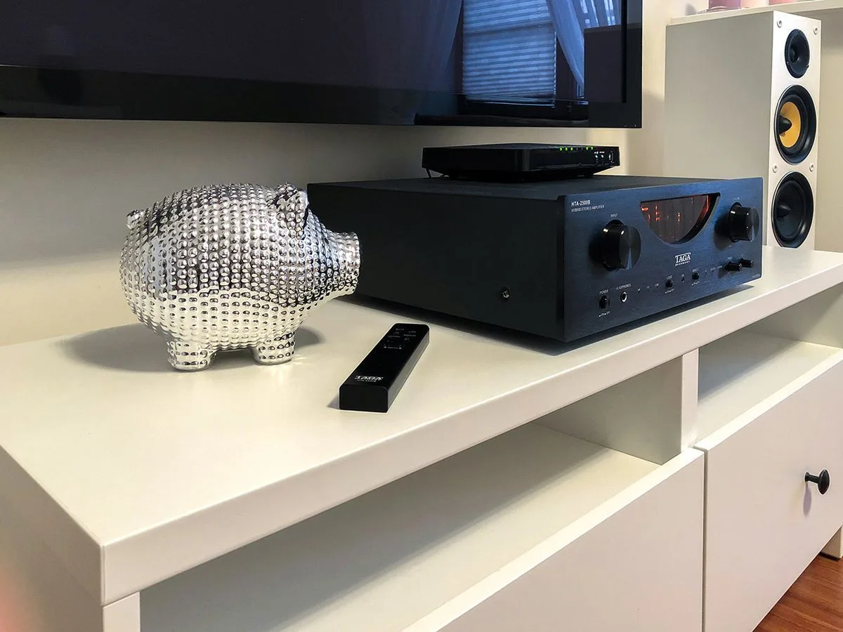 Taga Harmony HTA-2500 Noir Amplis hi-fi stéréo