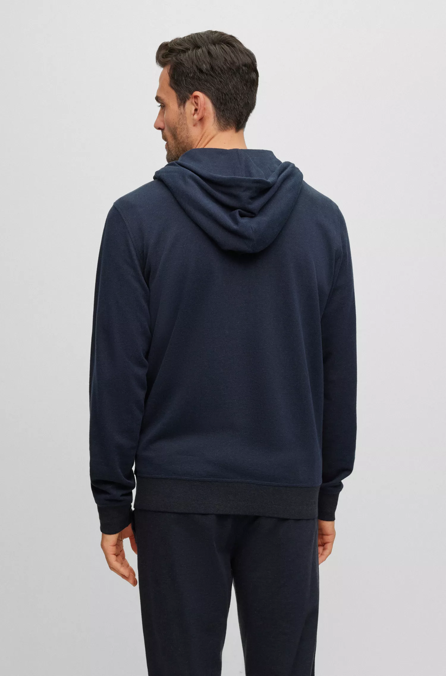 Moletom BOSS Camel com zíper e modelagem relaxada em algodão e cashmere.