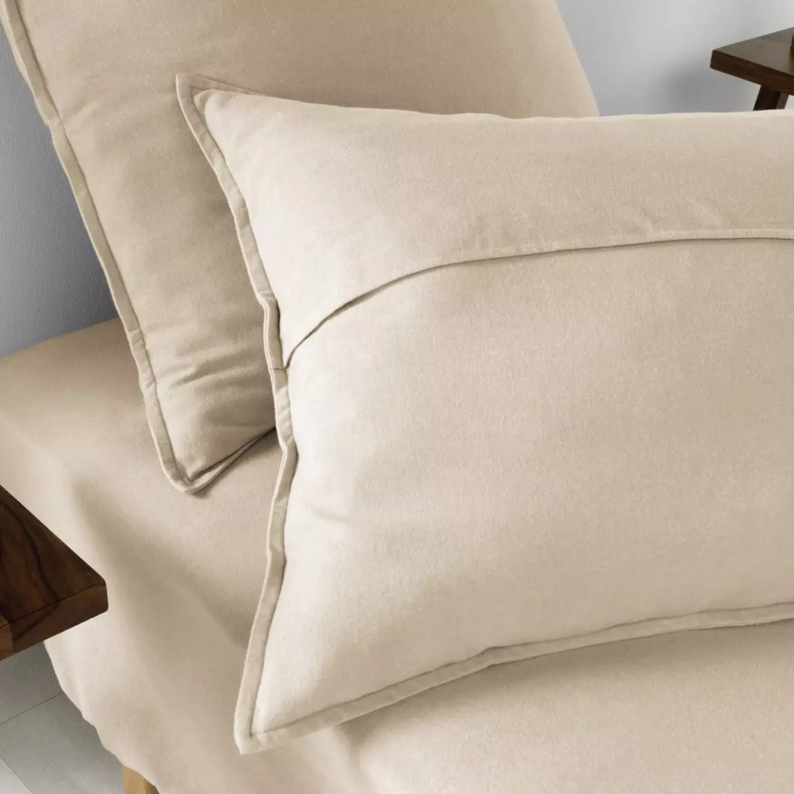 Taie d'oreiller carrée flanelle de coton (63 x 63 cm) Théa Beige