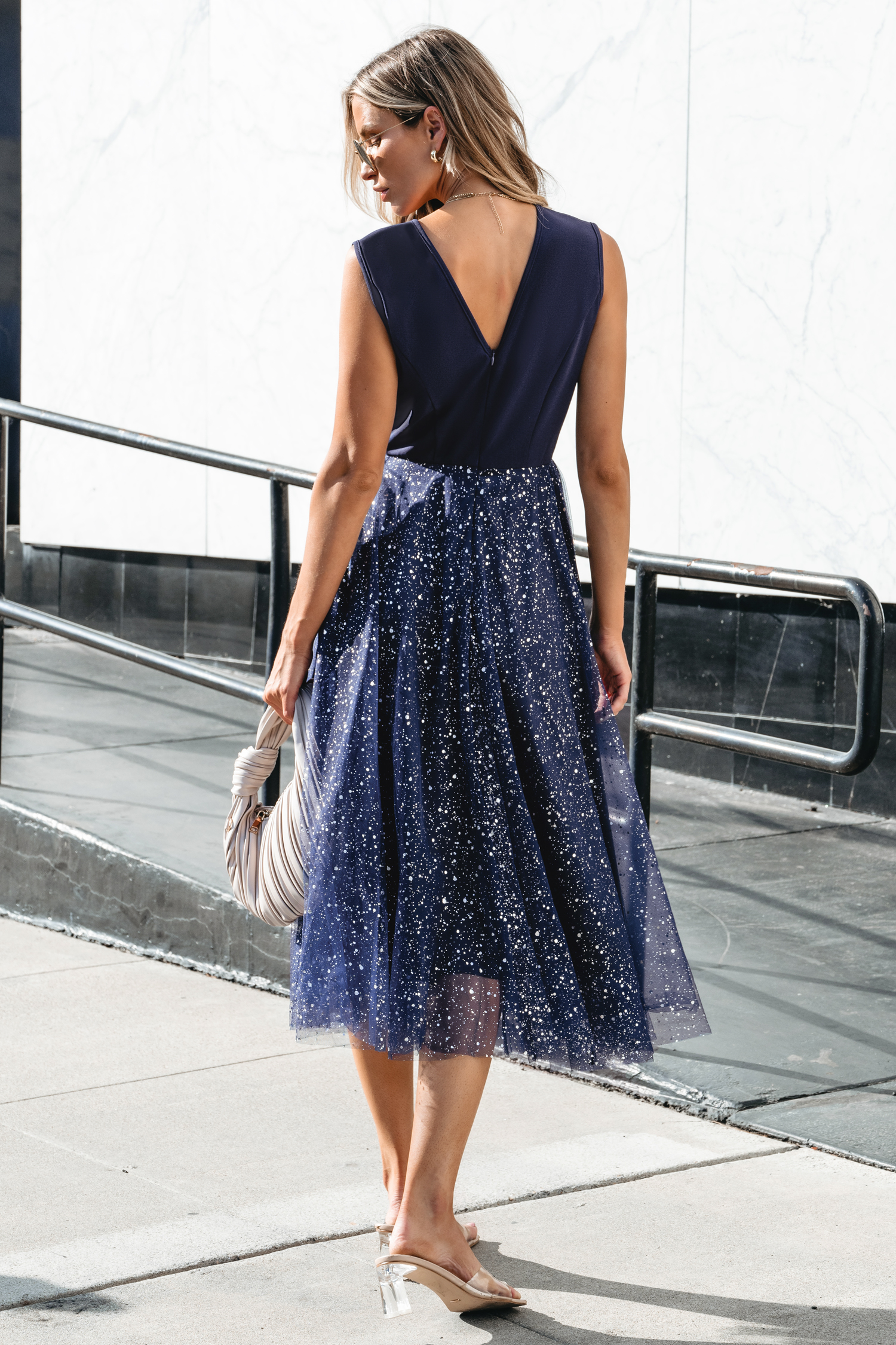 Robe midi à col en V en tulle