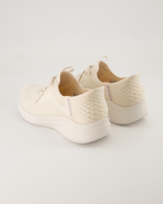 Skechers Ultra Flex 3.0 - Brilliant Pat Sneaker in Beige