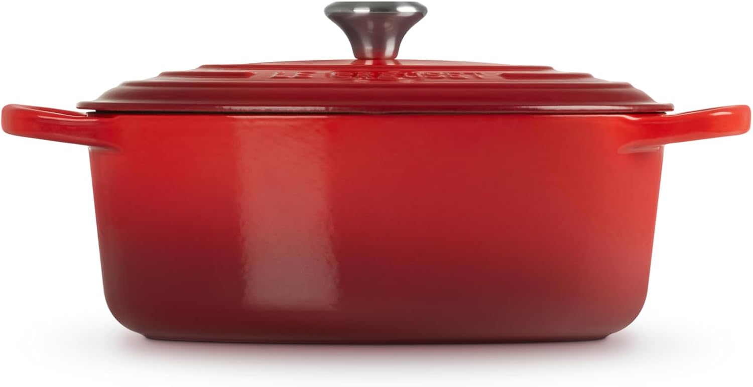 Le Creuset Signature Gusseisen-Bräter mit Deckel, Ø 27 cm, Oval, Für alle Herdarten und Induktion geeignet, Volumen: 4,1 l, 4,425 kg, Kirschrot, 21178270602430