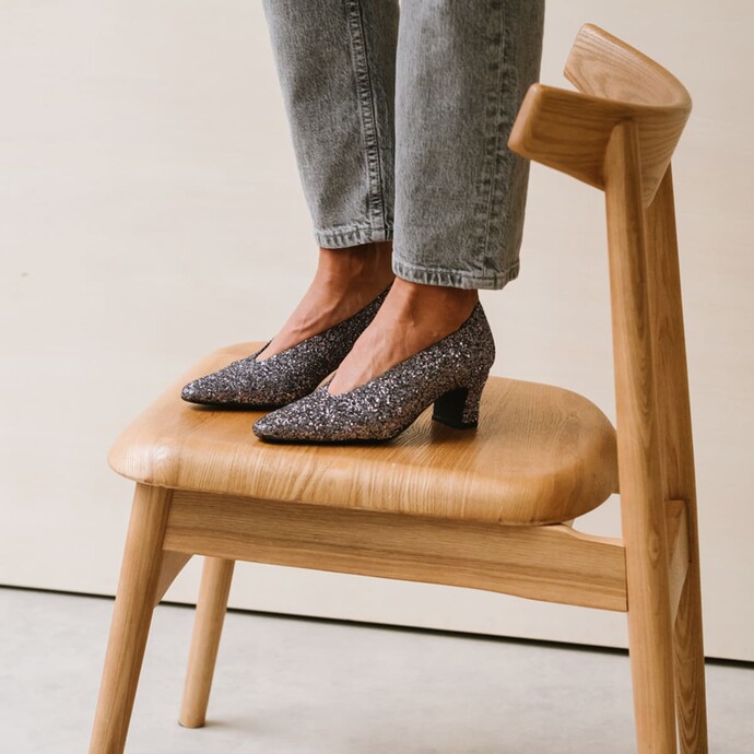 Ballerines à talons et bouts pointus  en glitter argent foncé