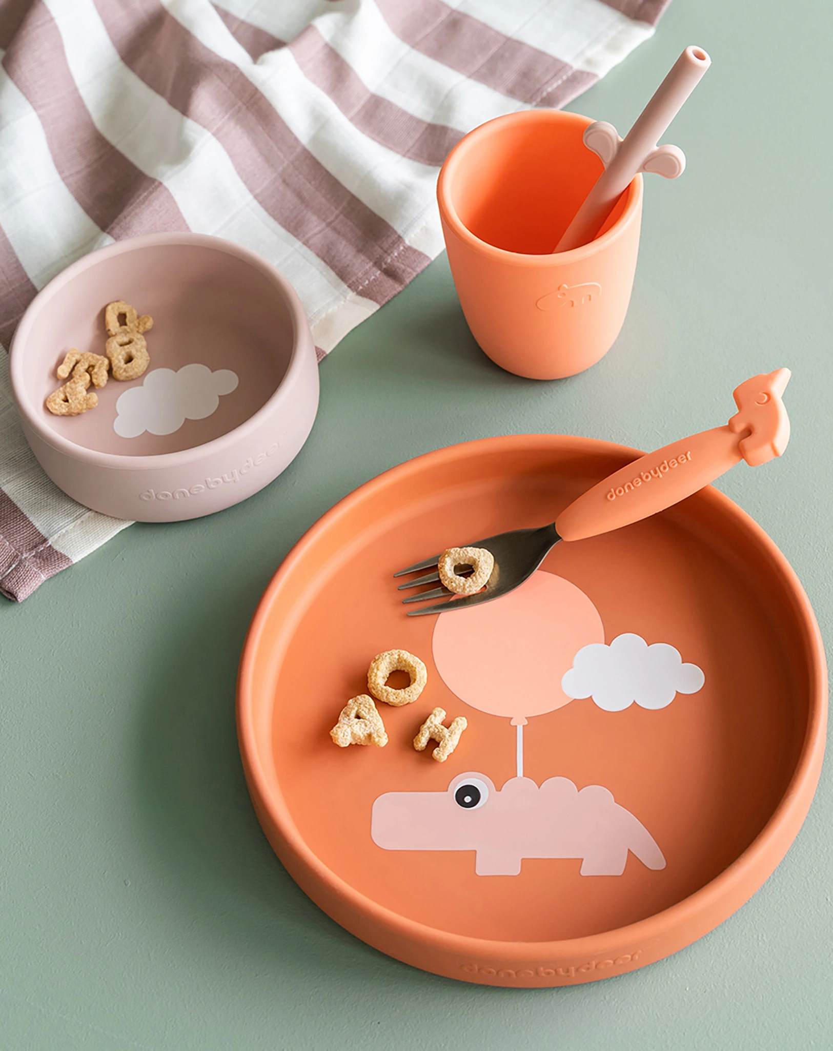 Silikon-Geschirr-Set HAPPY CLOUDS 3-teilig in papaya