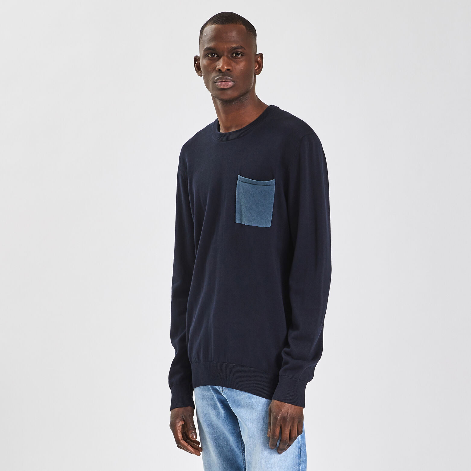 Pull col rond poche contrastée Bleu foncé