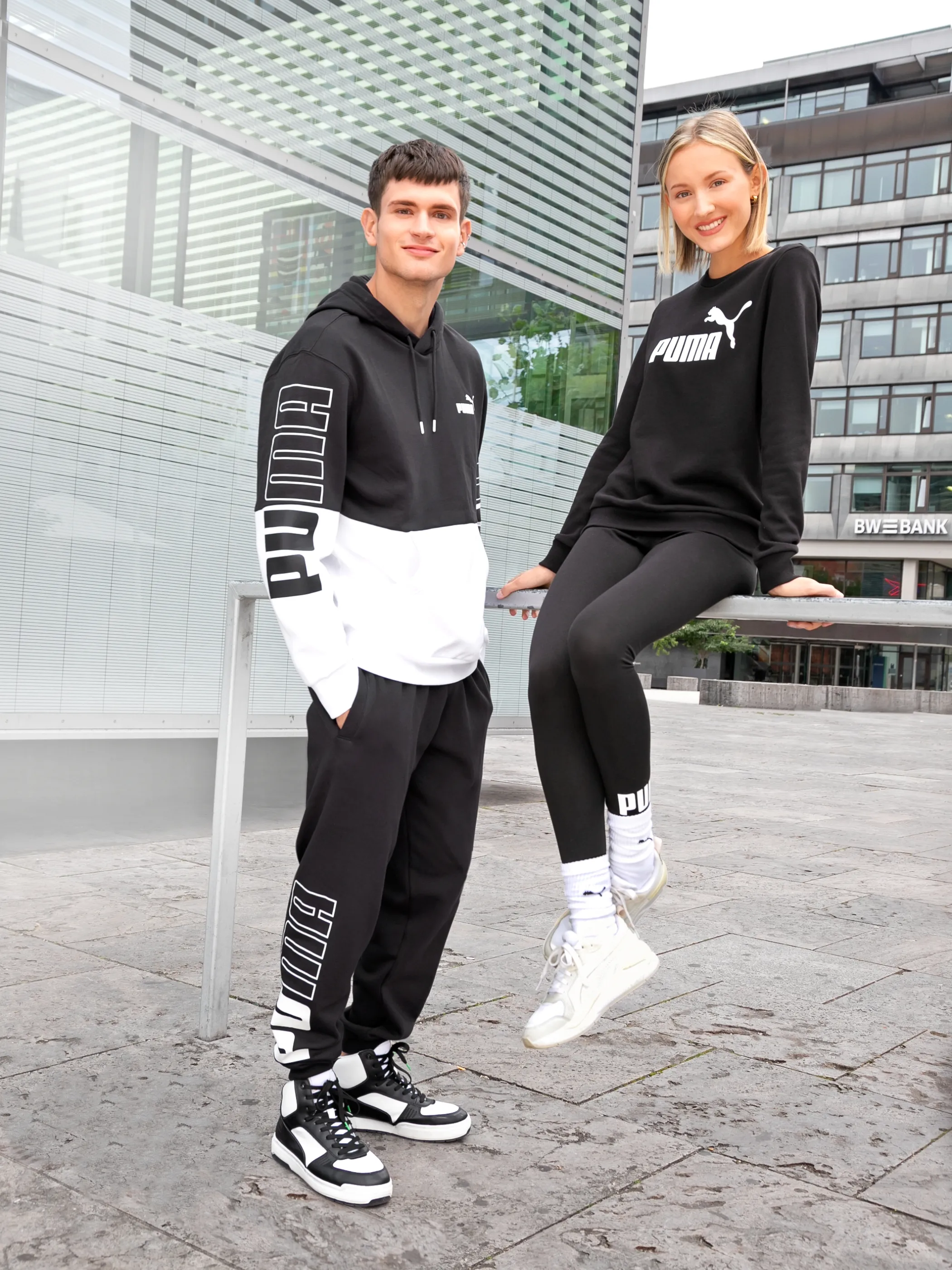 Damen Sport Sweatshirt mit Logoprint