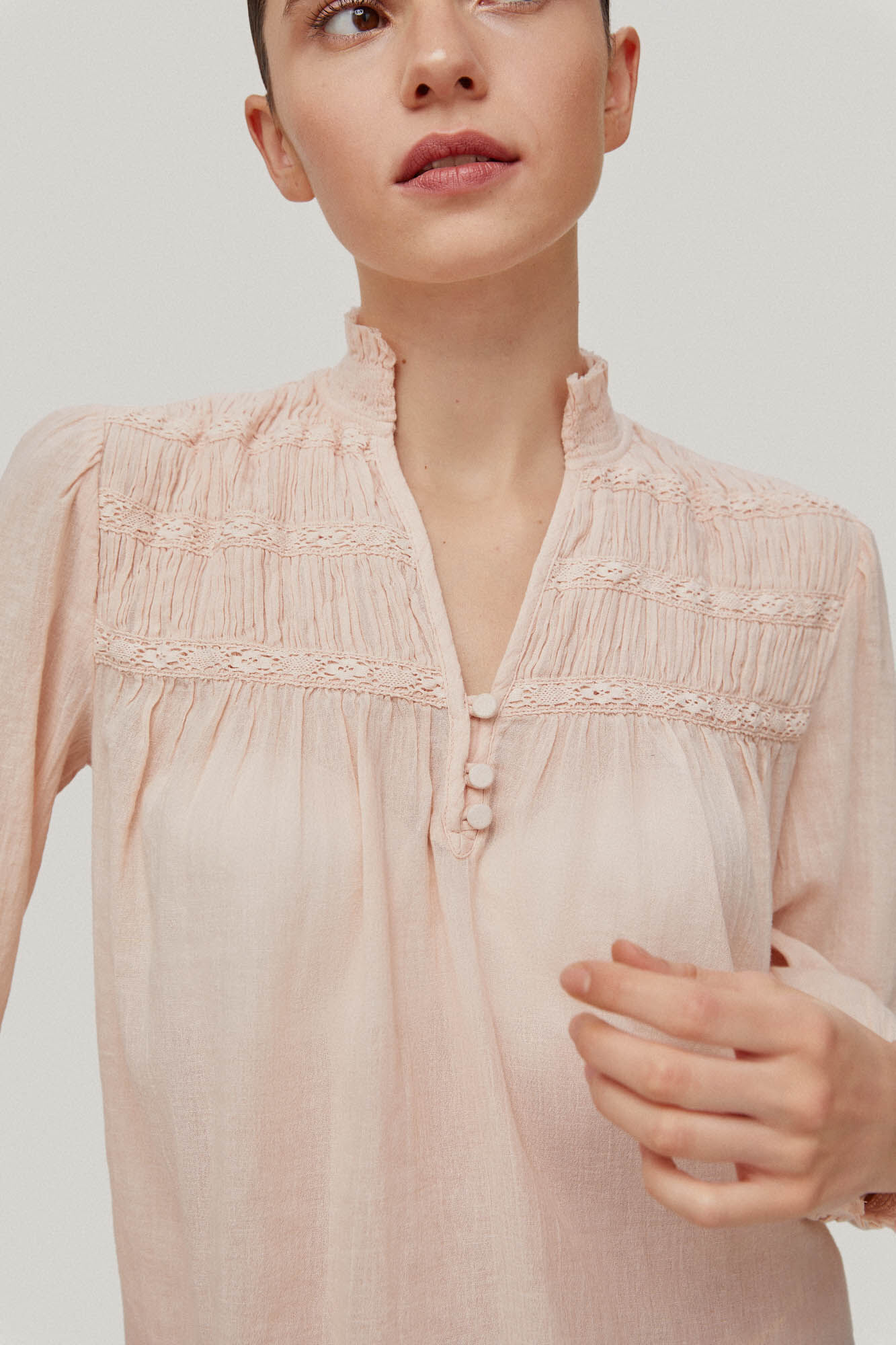 Blusa com detalhe de babador - Rosa