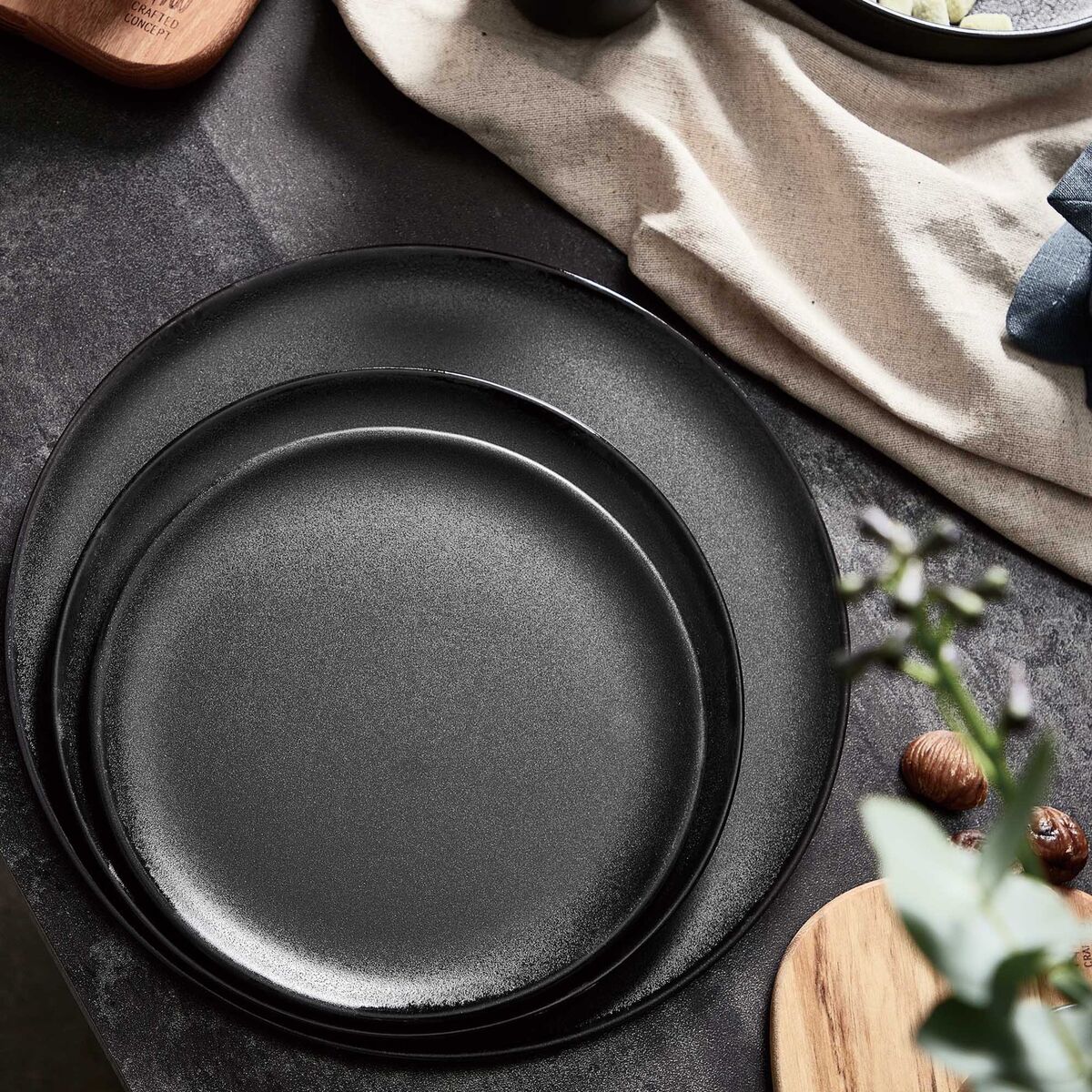 RAW Tallerken 28 cm, Titanium Black