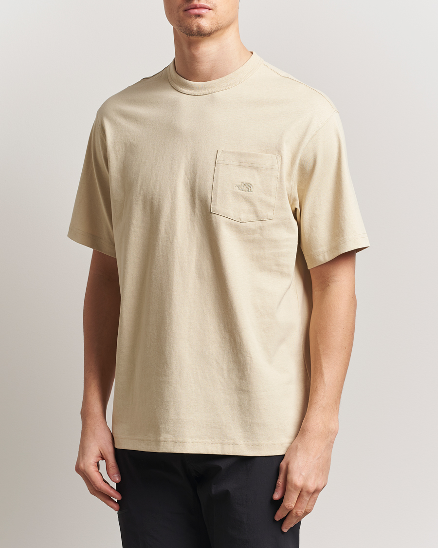 The North Face Relaxed Pocket T-Shirt Gravel