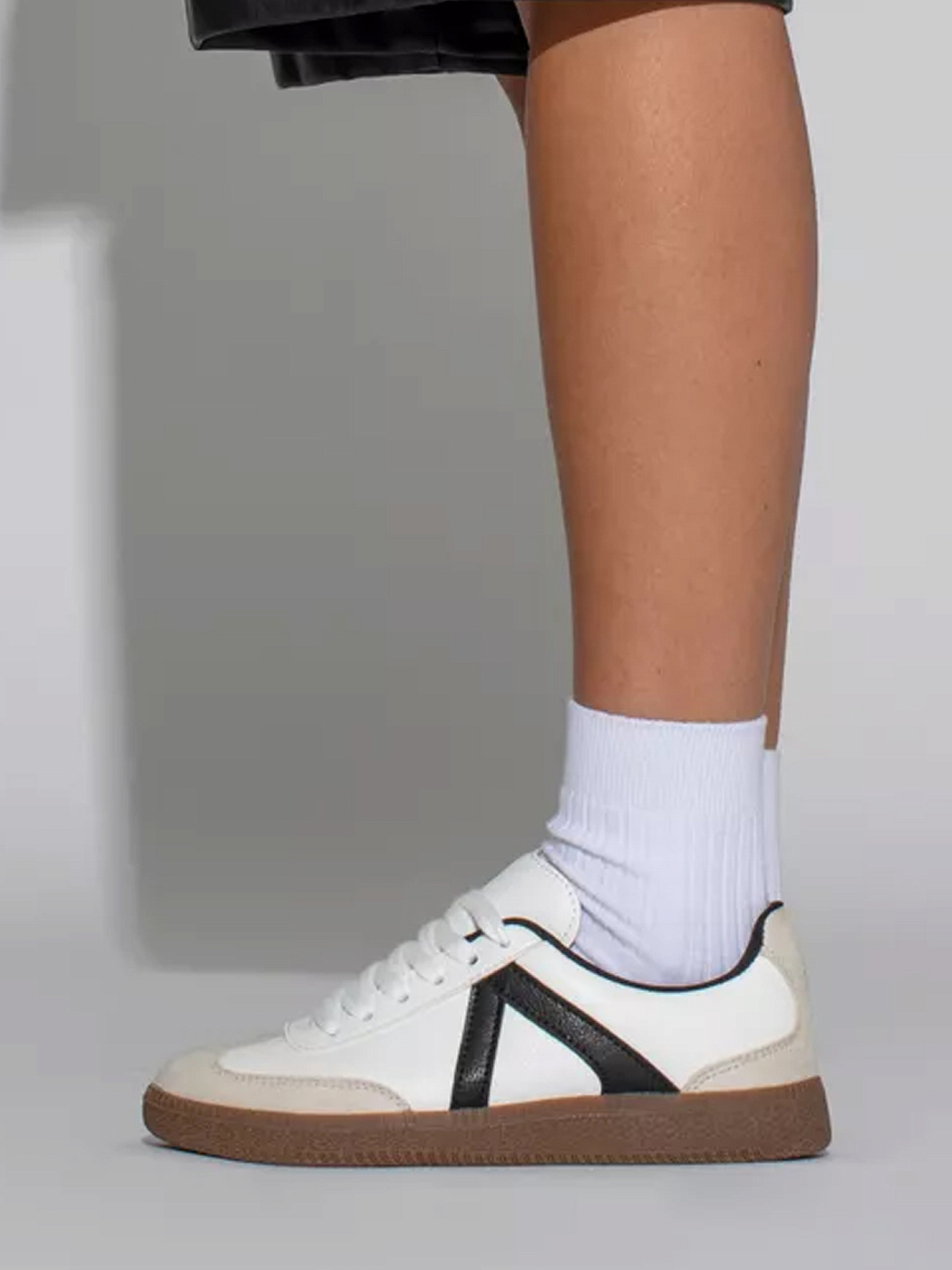 Duffy Pineto White Sneaker