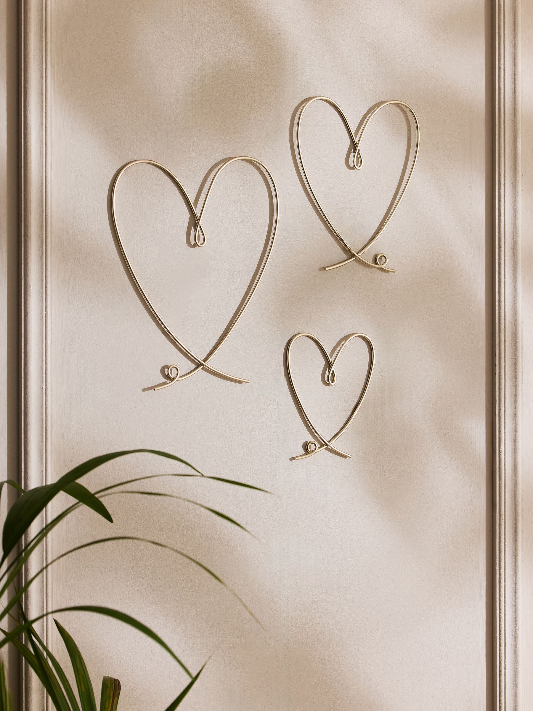 Set of 3 Metal Wire Heart Wall Art