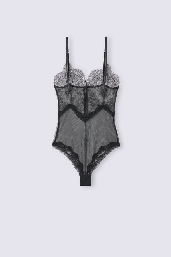 Body icônico de beleza em tule e renda