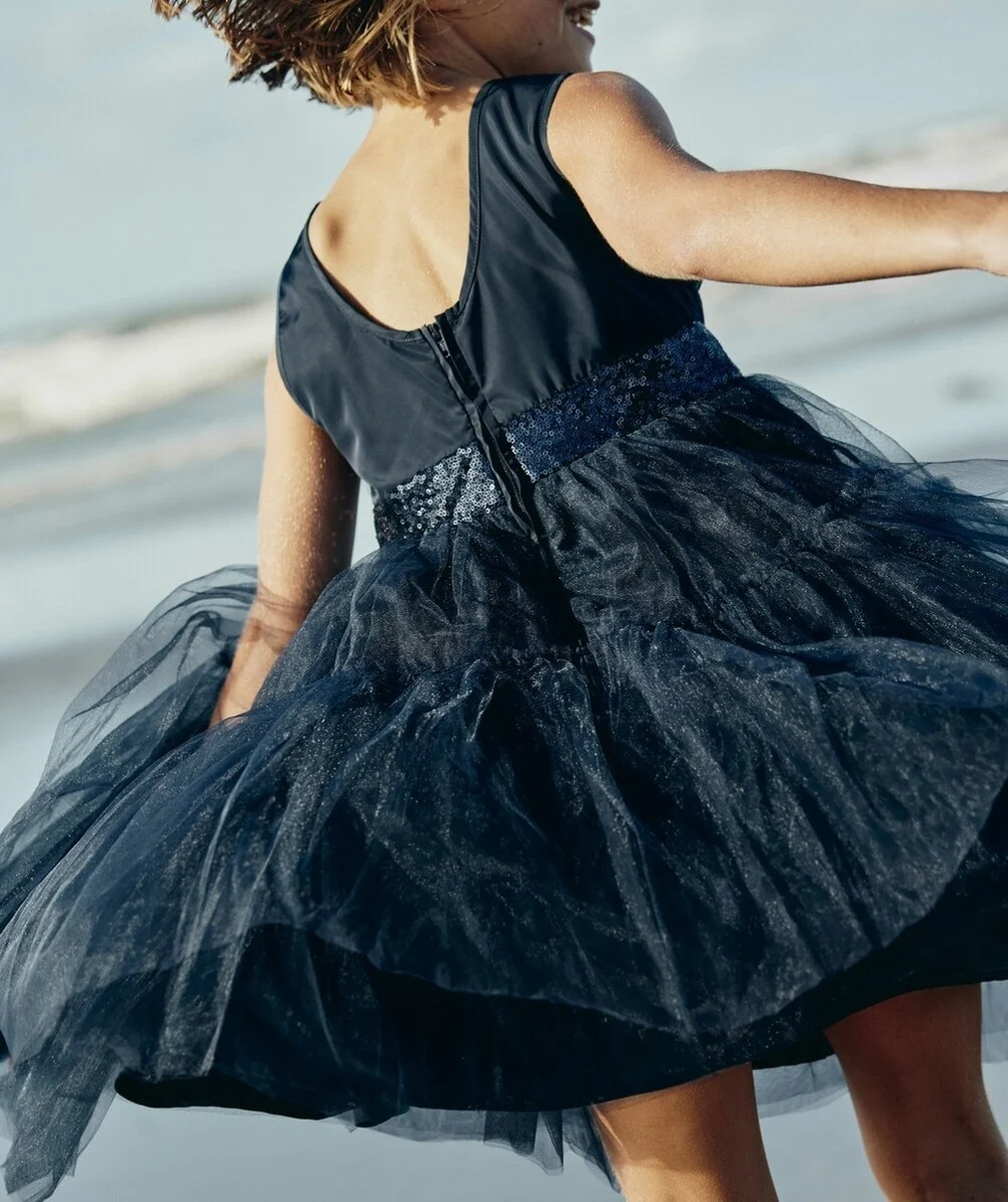 ROBE CRÉATEUR 2022 FILLE EN TULLE BLEU MARINE ET PAILLETÉ