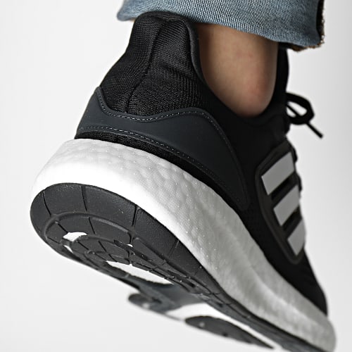 Baskets PureBoost 22 GZ5174 Core Black Carbon