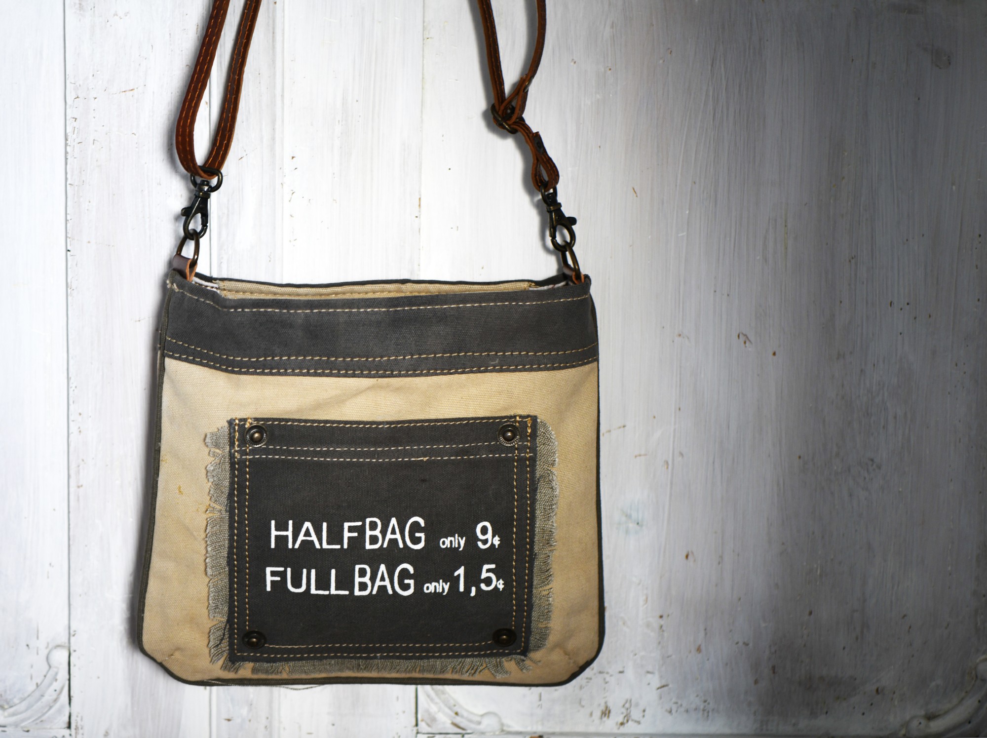 Umhängetasche 'Half and Full', beige, grau, B 23 cm, H 27 cm günstig bestellen