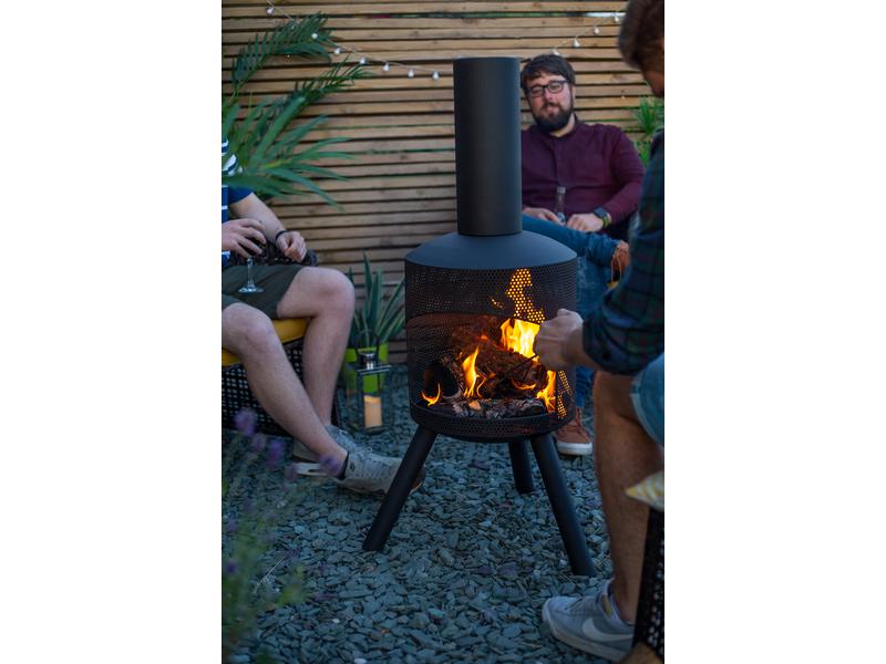 La Hacienda Erlebnisofen Santana, Ø 58 cm Perforierter Outdoor-Kamin mit dekorativem Schornstein