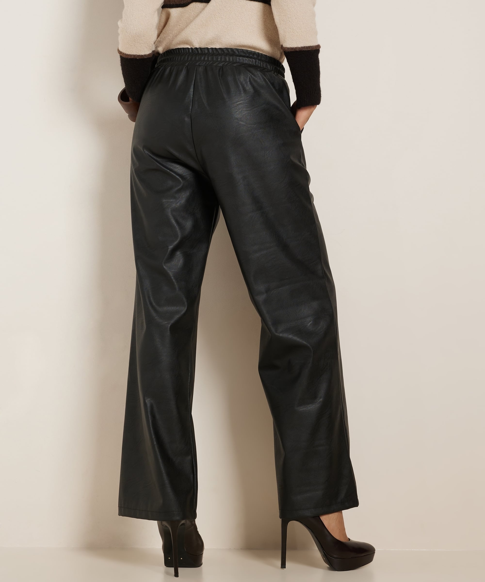 wide fit broek lederlook