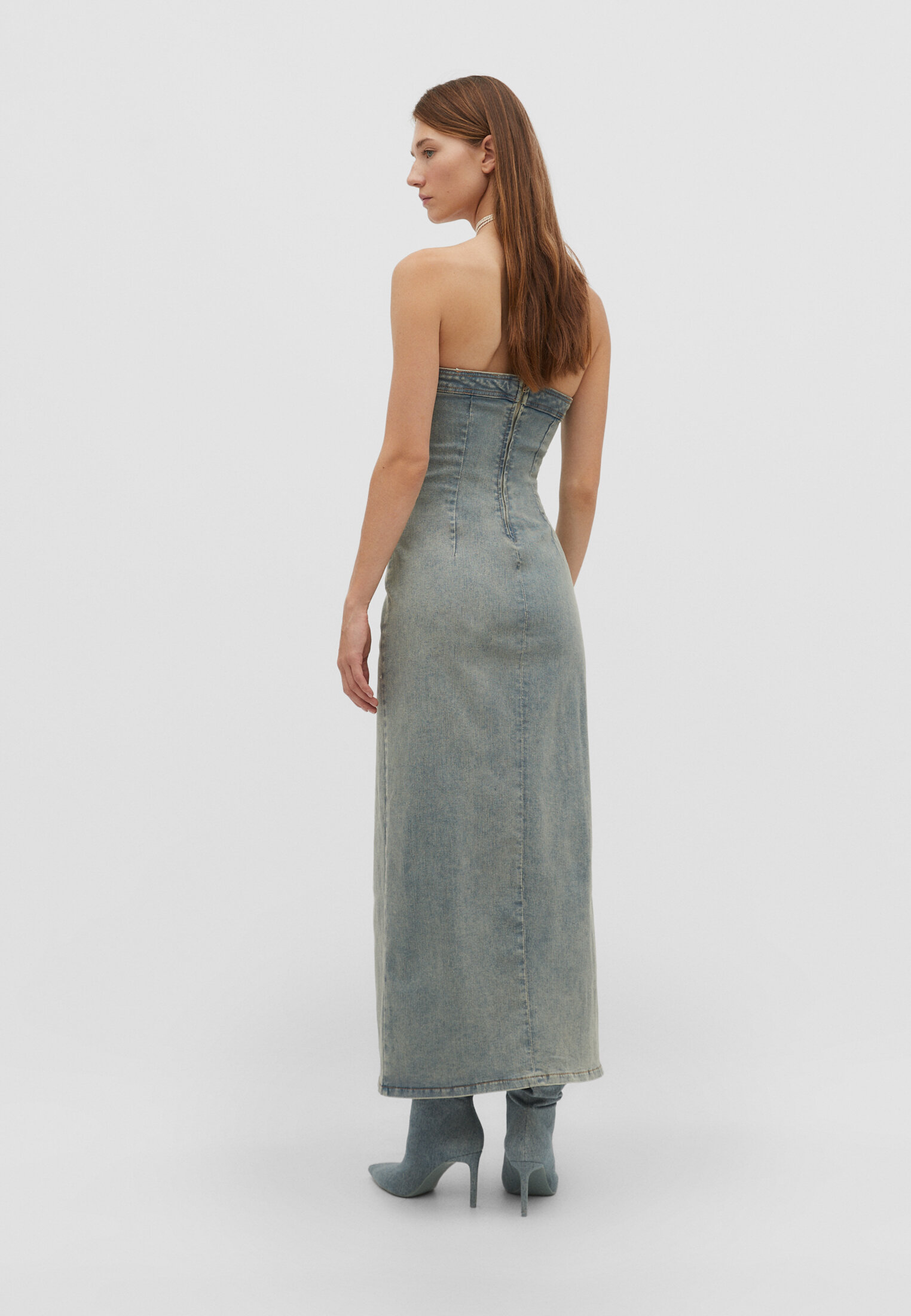 Vestido longo bandeau com costuras