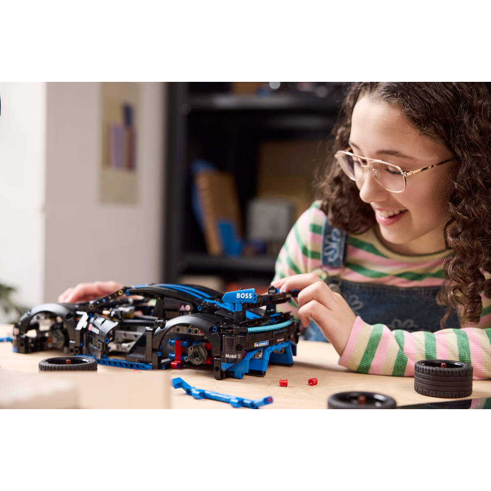 LEGO Technic Porsche GT4 e-Performance racewagen 42176