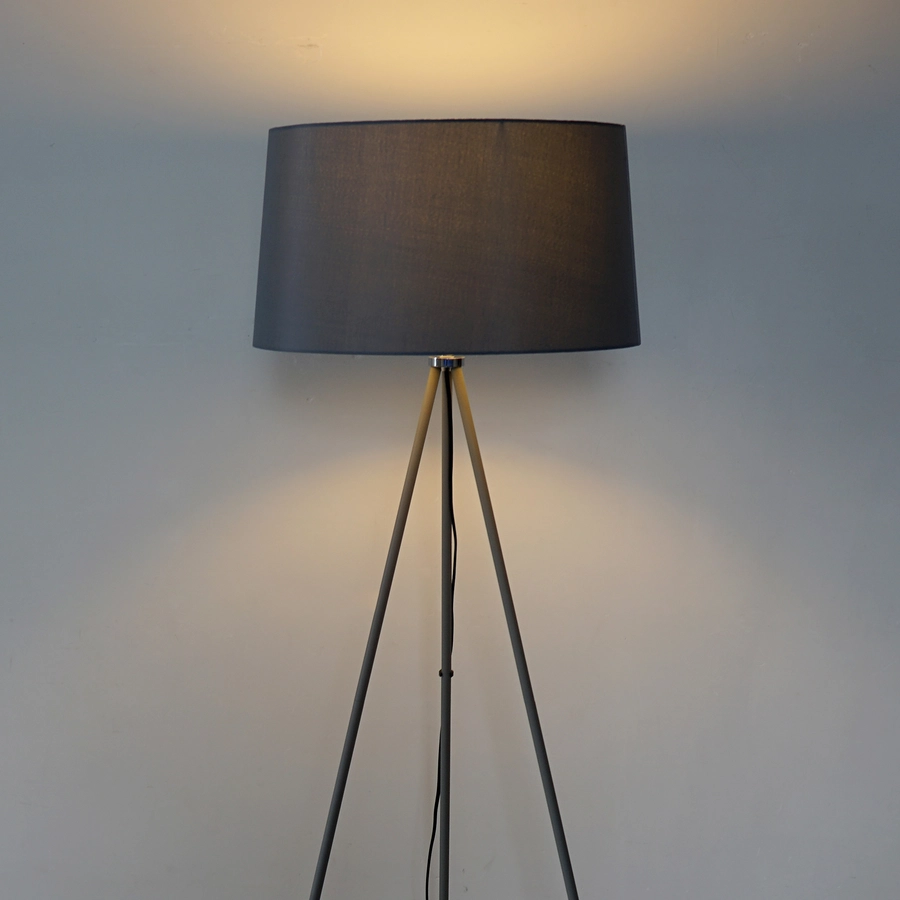 HOMCOM Tripod-Stehlampe schwarz