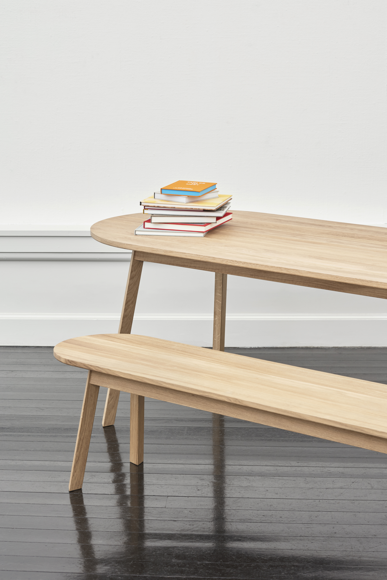Eettafel Triangle Leg 200x85 geolied massief eiken