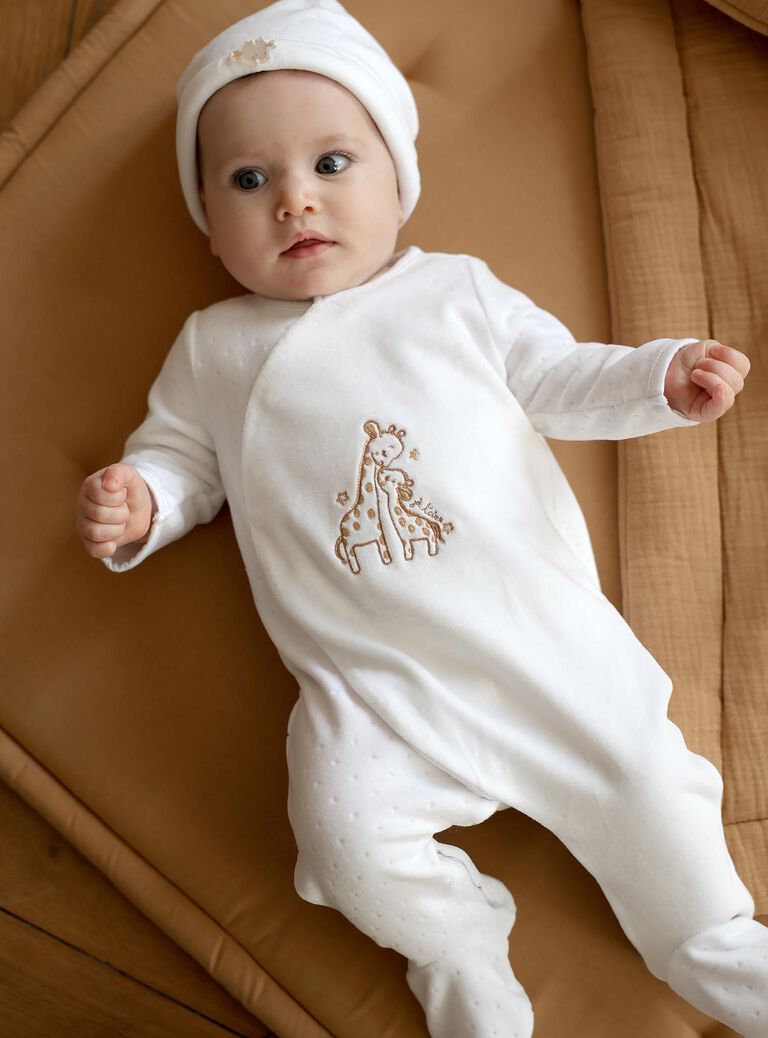 Pyjama et bonnet en velours écru