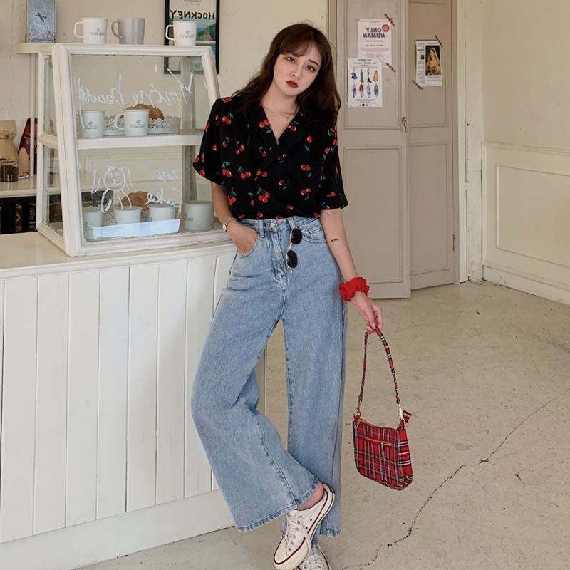 Mikiko - Blouse met korte mouwen en kersenprint