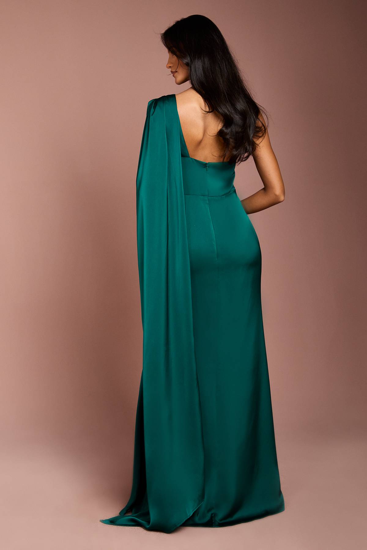 Coast Robe de Demoiselle d'Honneur Longue en Satin Coast Honoured Petite à Une Épaule Drapée