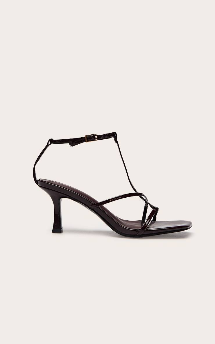 Chocolate Plum Sandale À Talons En Synthétiquecuir Avec Brides Entrecroisées