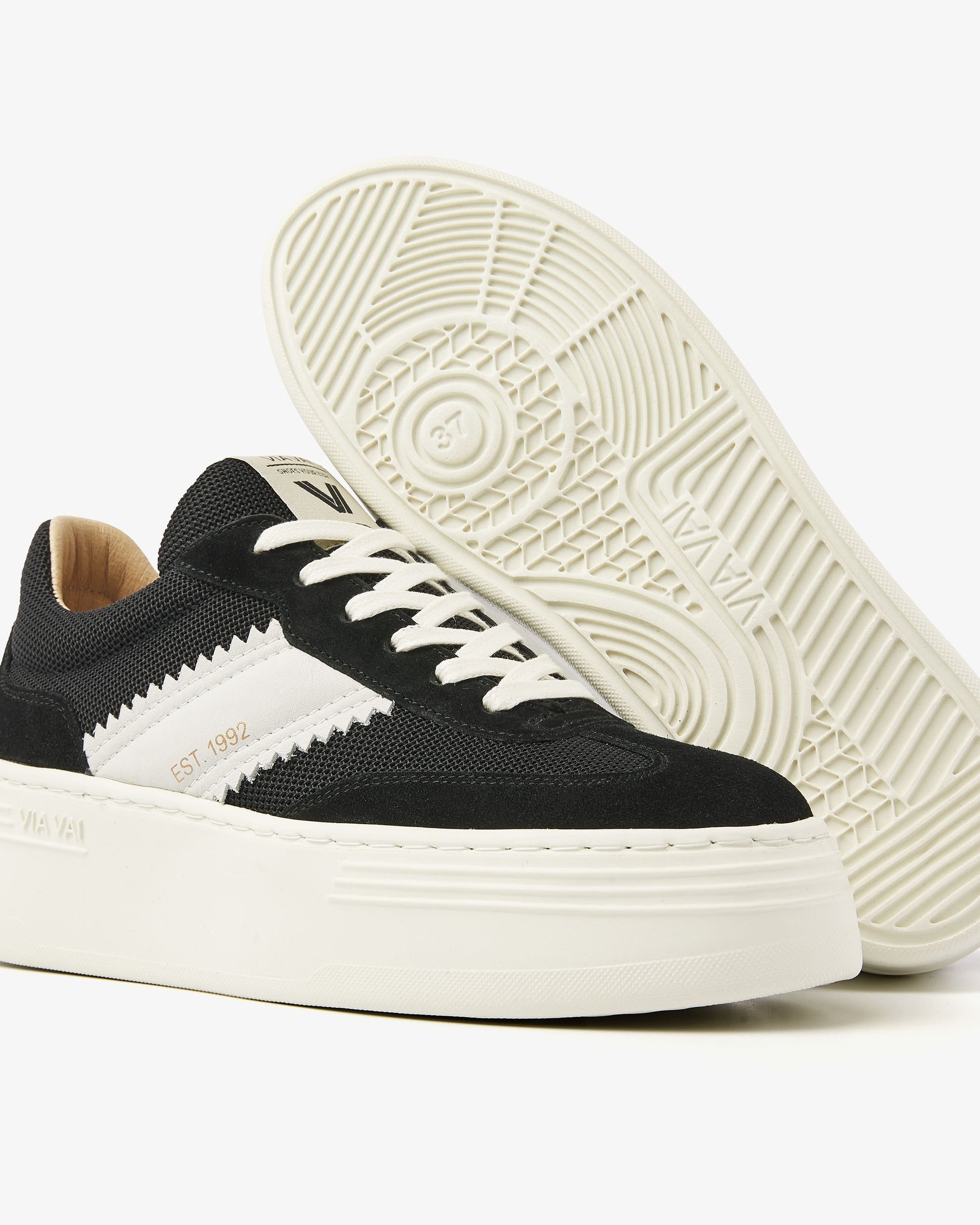VIA VAI zwarte dames sneakers Isa Lou