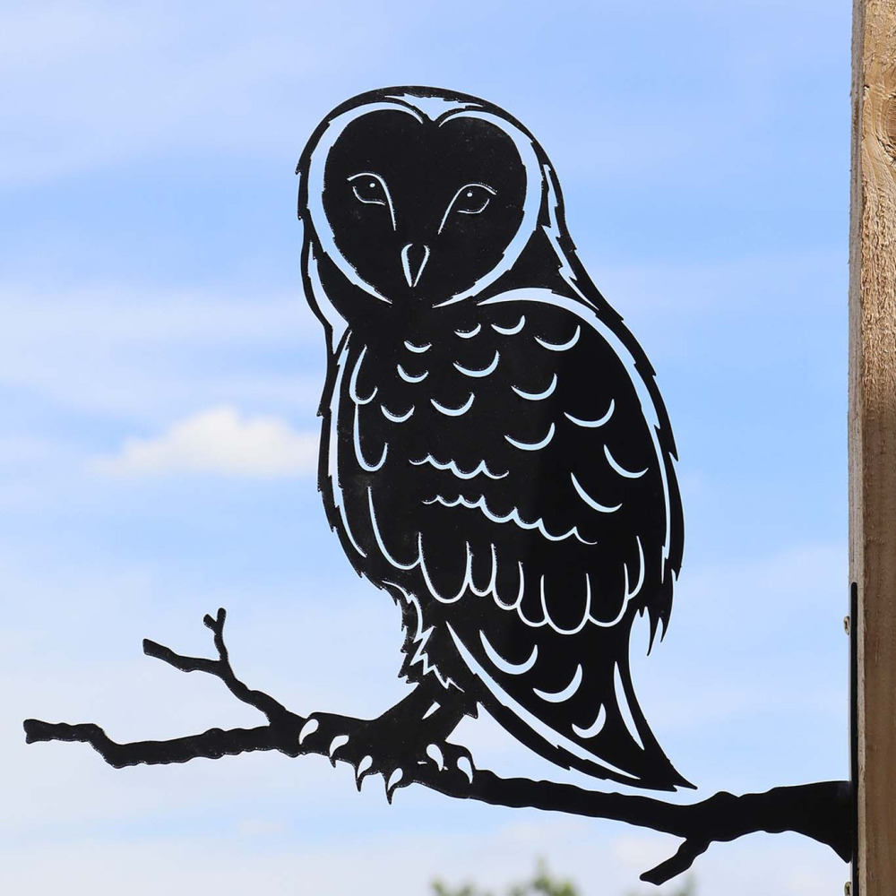 Silhouette sur pique en acier noir hibou