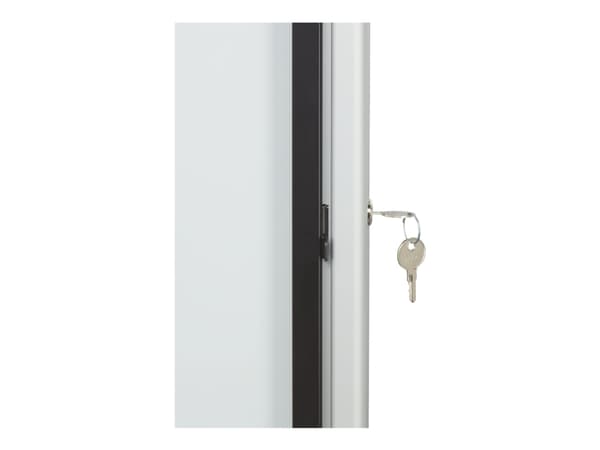 Nobo - Innbygd oppslagstavle - veggmonterbar - 8 x A4 - metall - magnetisk - utendørs - hvit