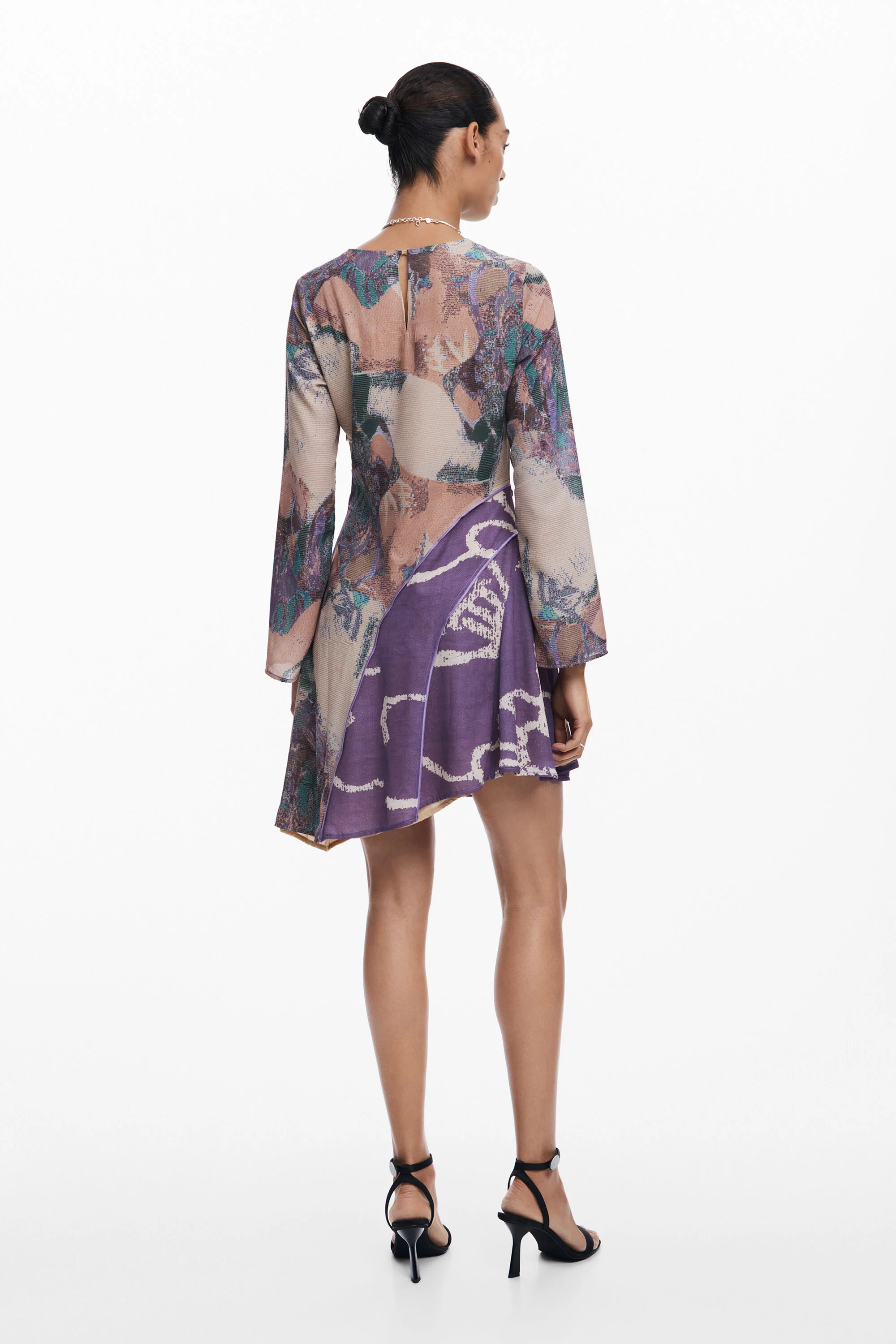 Vestido estampado assimétrico